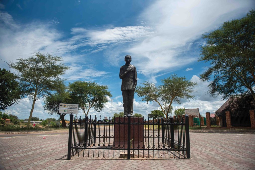 Nelson Mandela statue